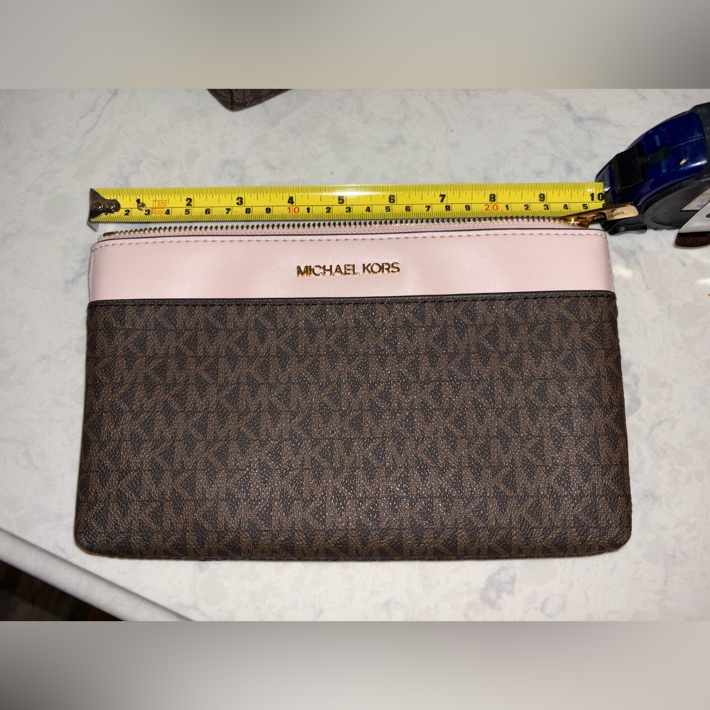 Michael Kors small wristlet